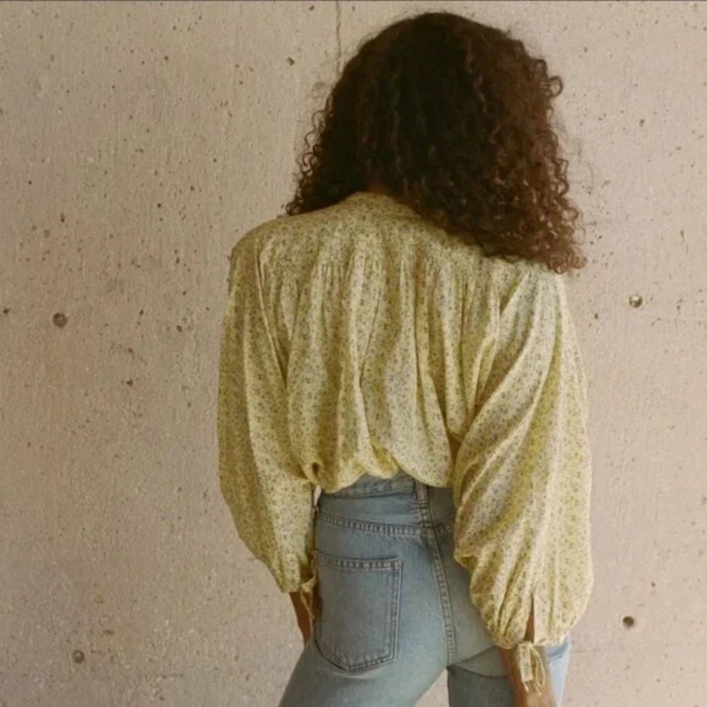 Doën O’Keeffe Top in Moonflower, Pale Yellow Floral Button-Up Blouse - Picture 3 of 12